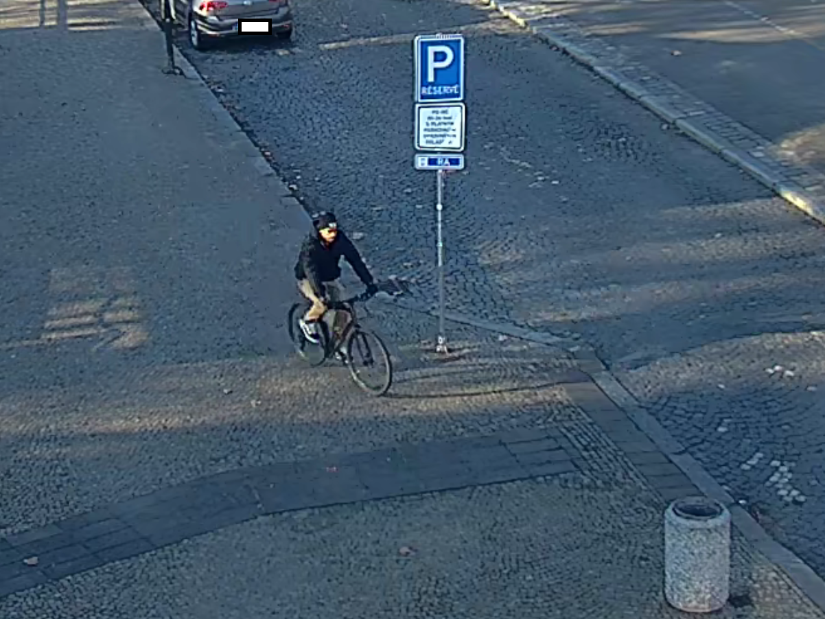 Cyklista oblečení.png