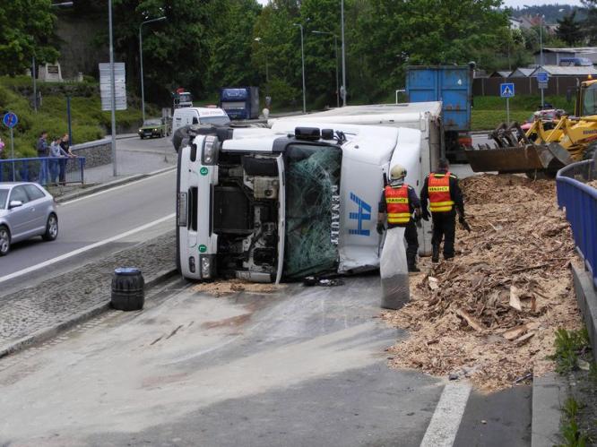 DN kruhová křizovatka 1.jpg