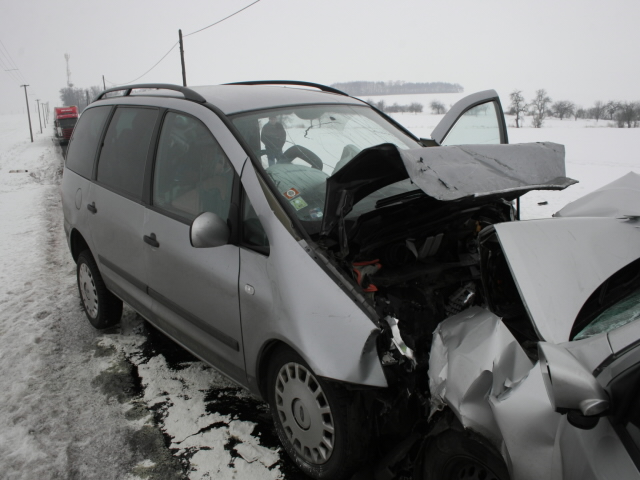DN- čelní střet automobilů