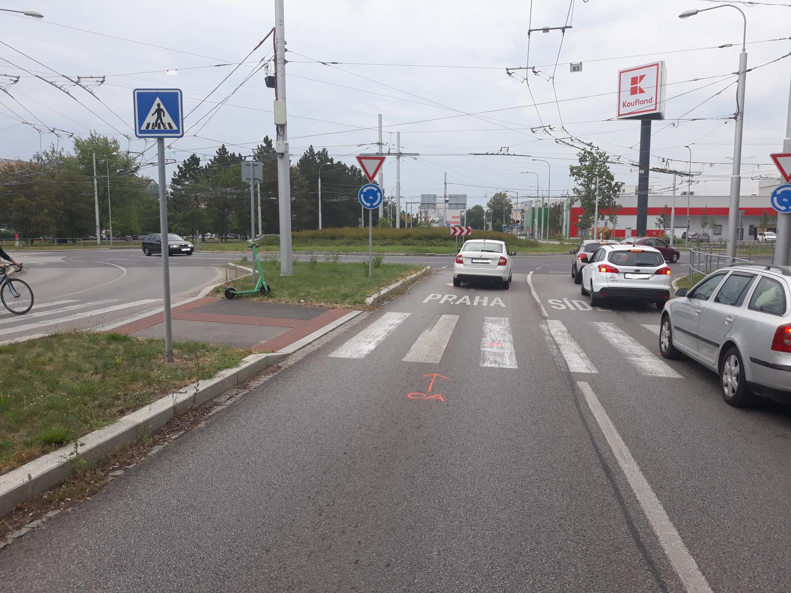 DN OA s e-koloběžkou u Kauflandu 2.