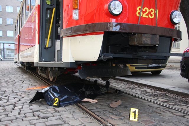 DN tramvaj X chodec 3