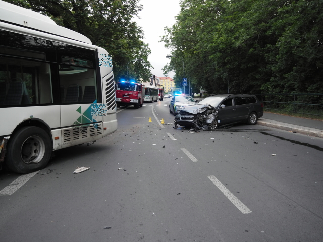 DN vozidla s autobusem