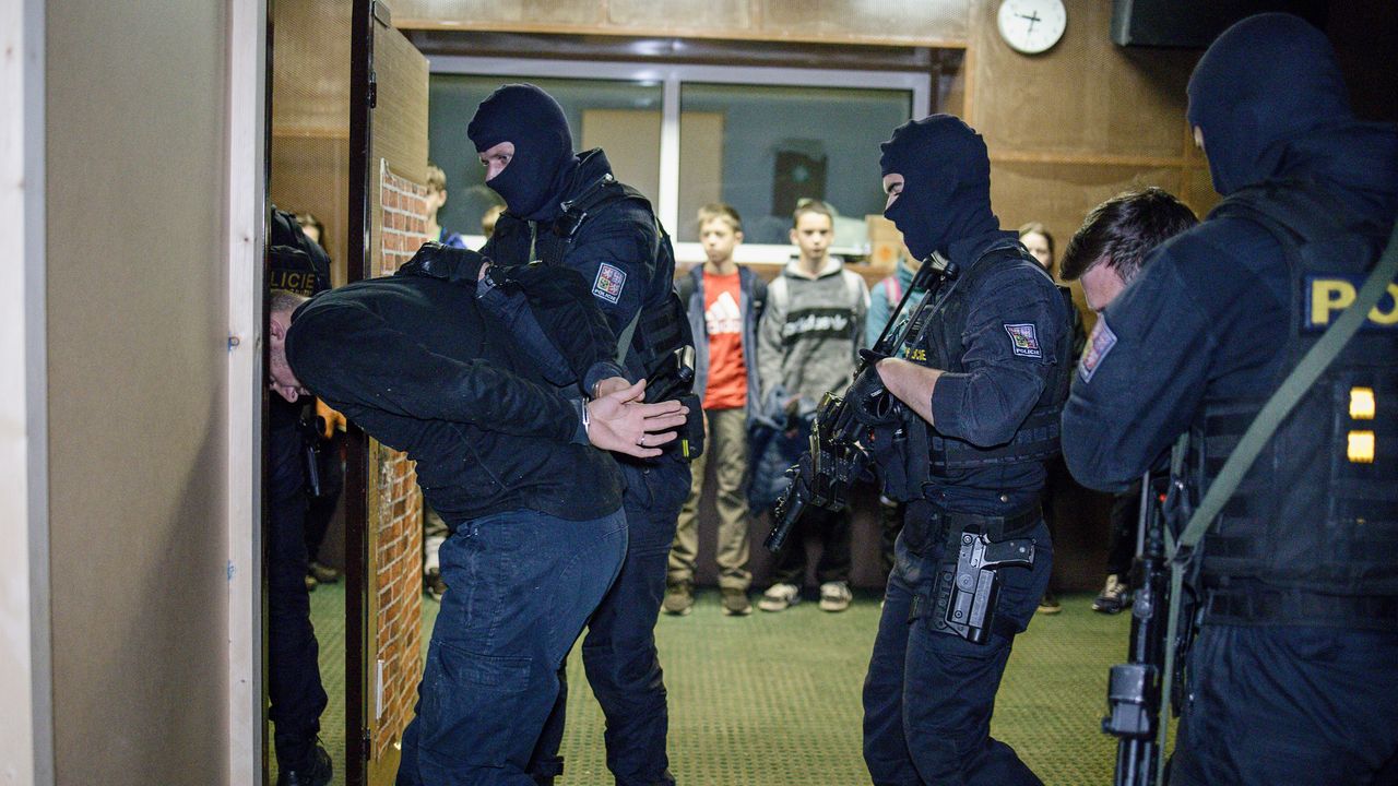 Den policistou