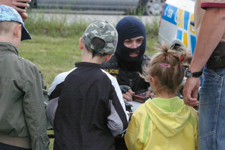 Den s policií