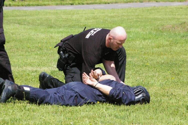 Den s policií