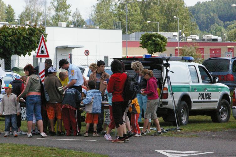 Den s policií
