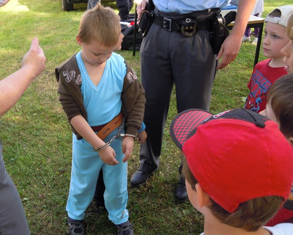 Den s policií ve Štětí