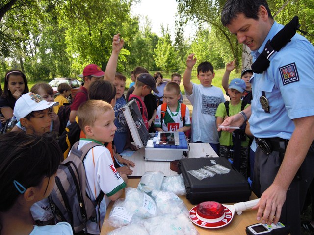 Den s policií ve Štětí