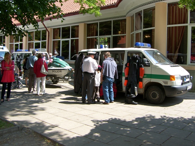 Den záchranářů - 025