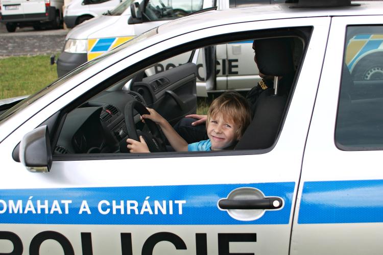 Děti se seznámily s policejní technikou