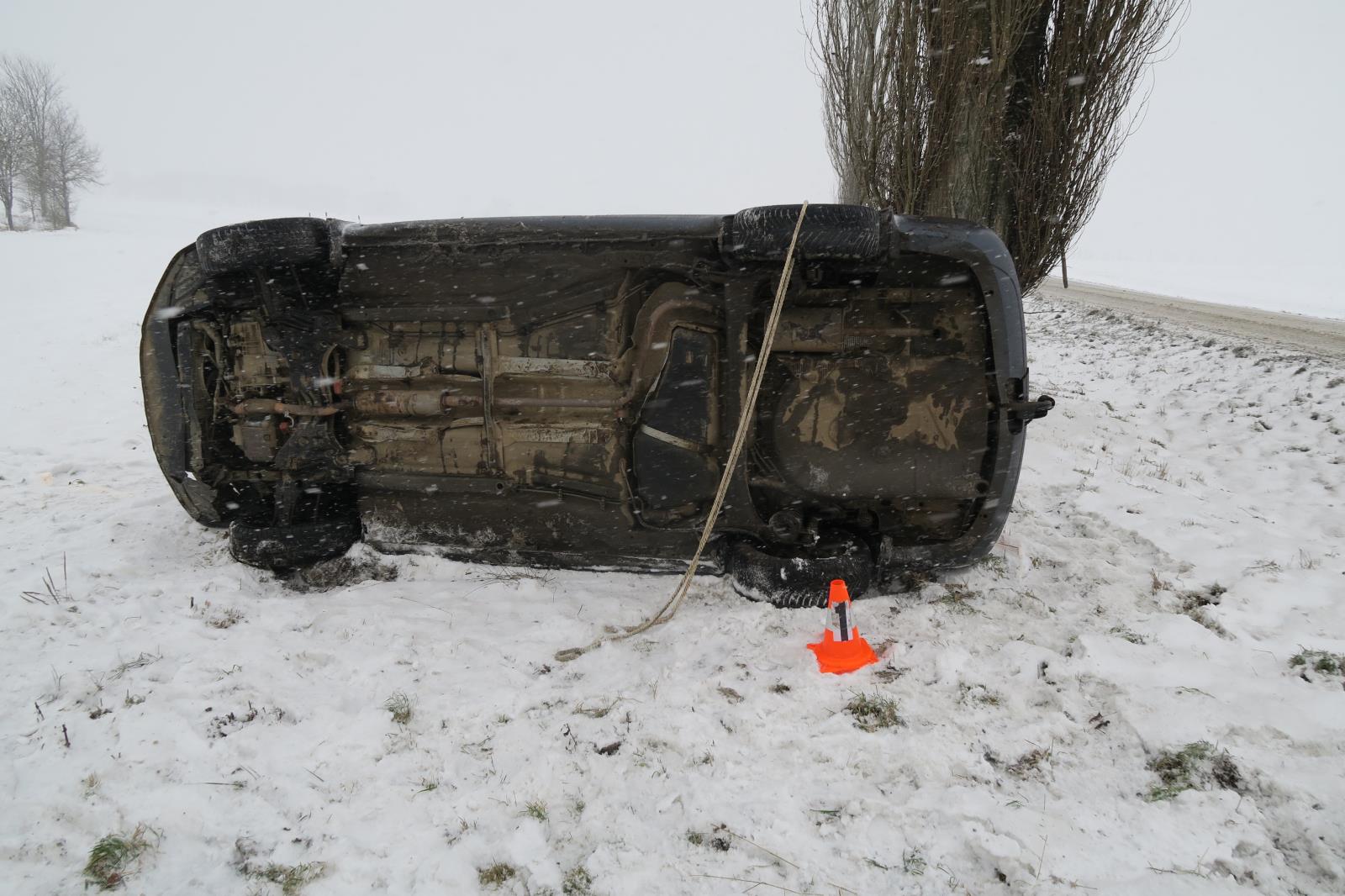 Dopravní nehoda - Spáňov - 12.01.2021