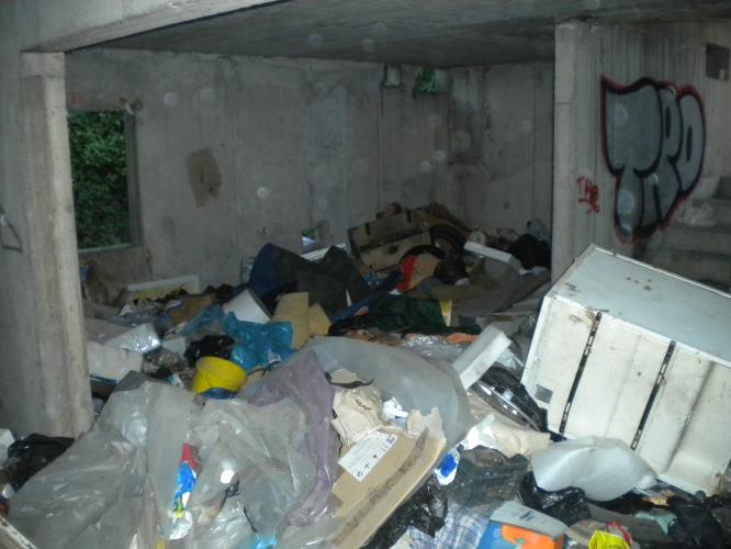 Doupě1 bezdomovců.JPG