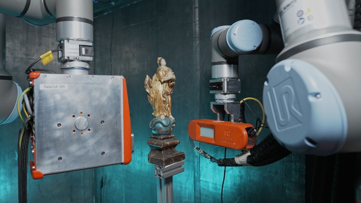 Expertní robotický multimodální systém pro nedestruktivní forenzní analýzu materiálů
