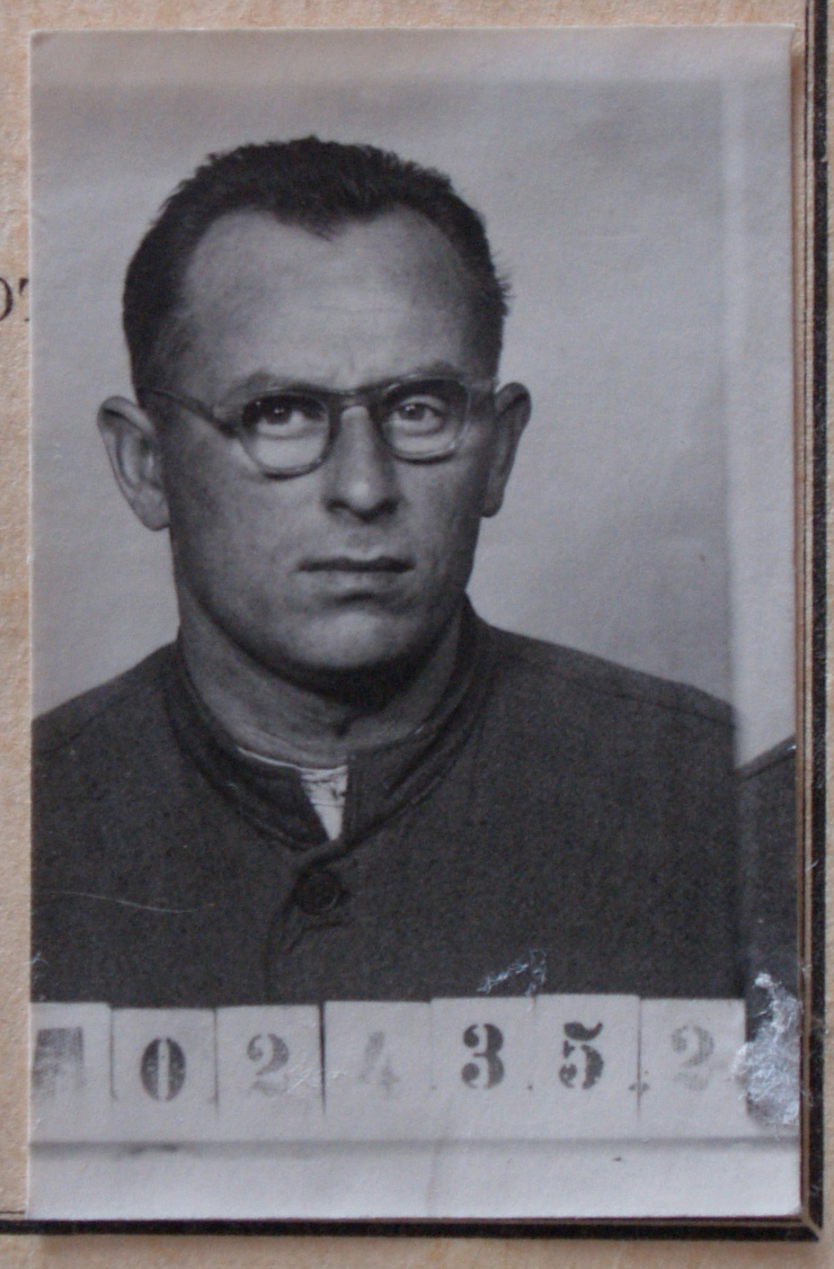 Foto Jiřího Knora z vězeňského spisu.JPG