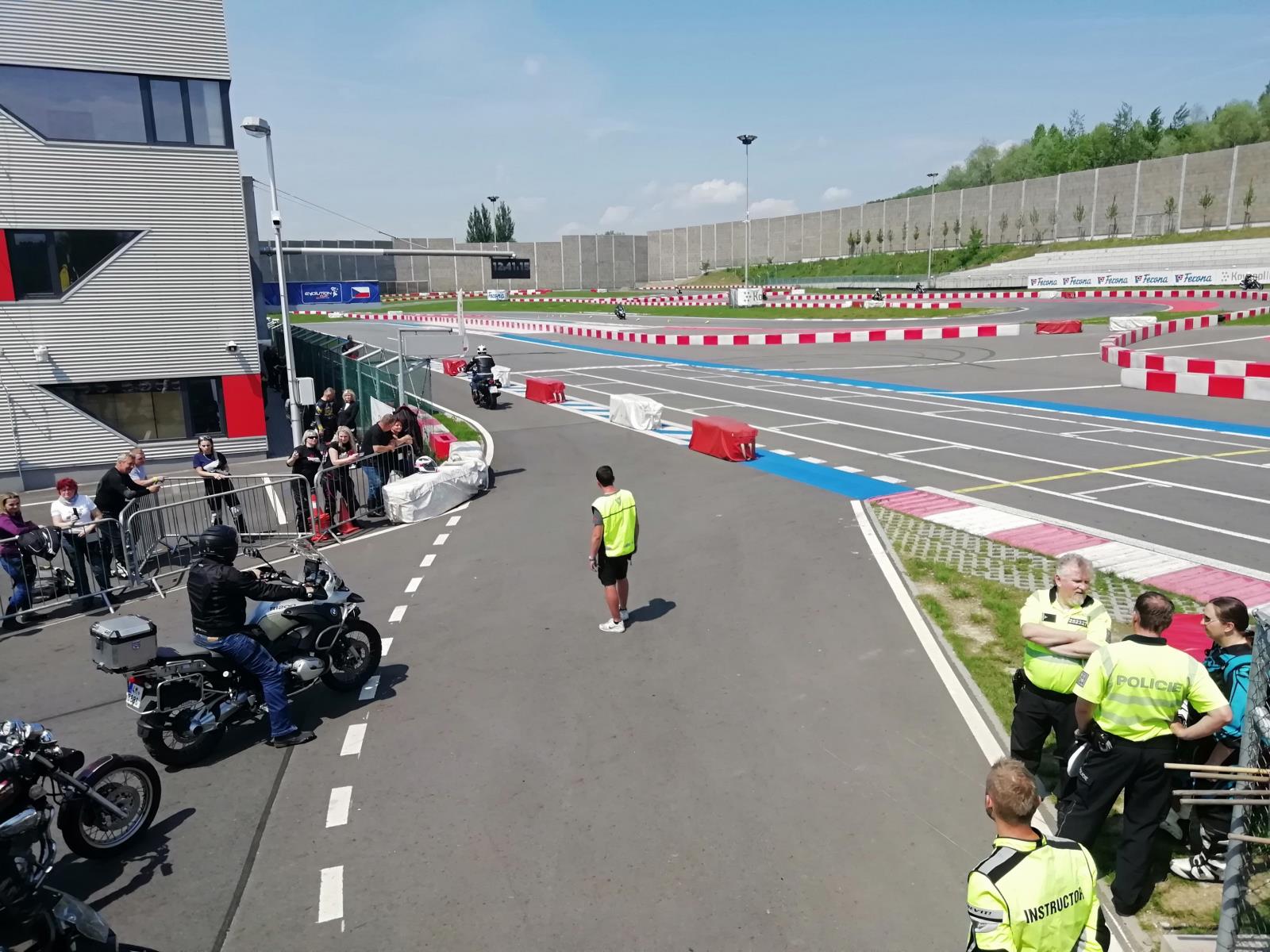 Foto motorkáři 18.jpg
