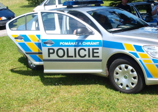 Prohlídka policejního vozidla