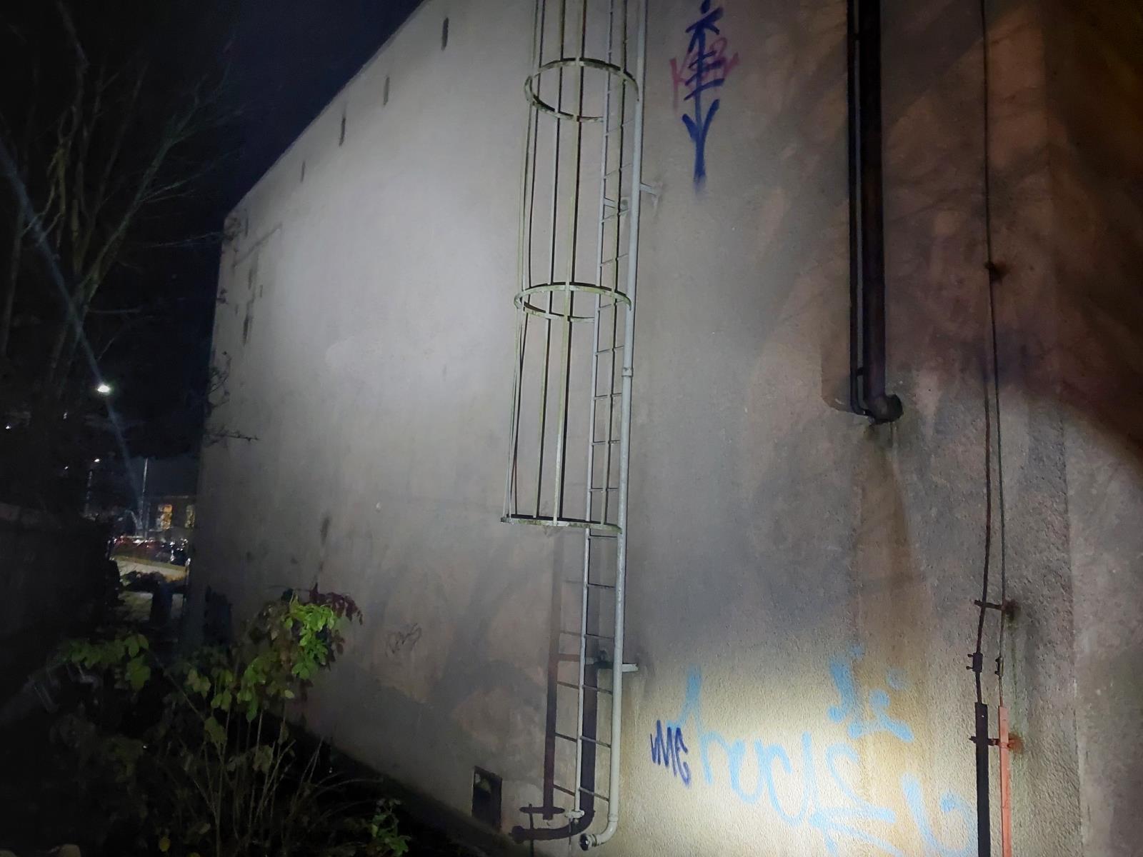 Graffiti na budově