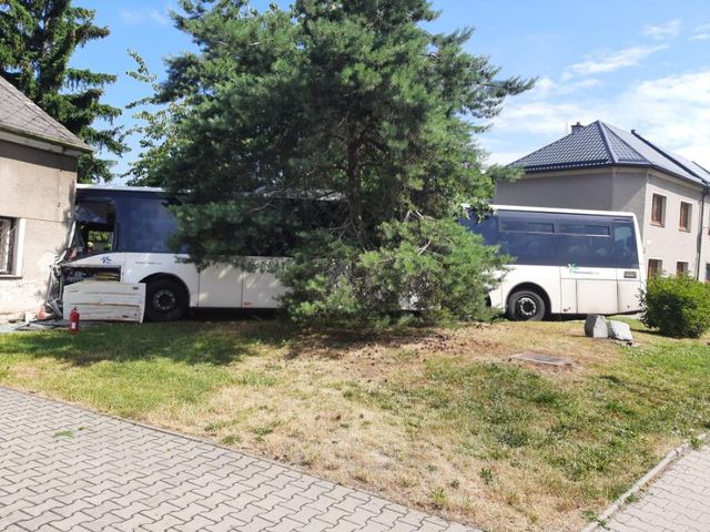 Havárie autobusu v Lutíně