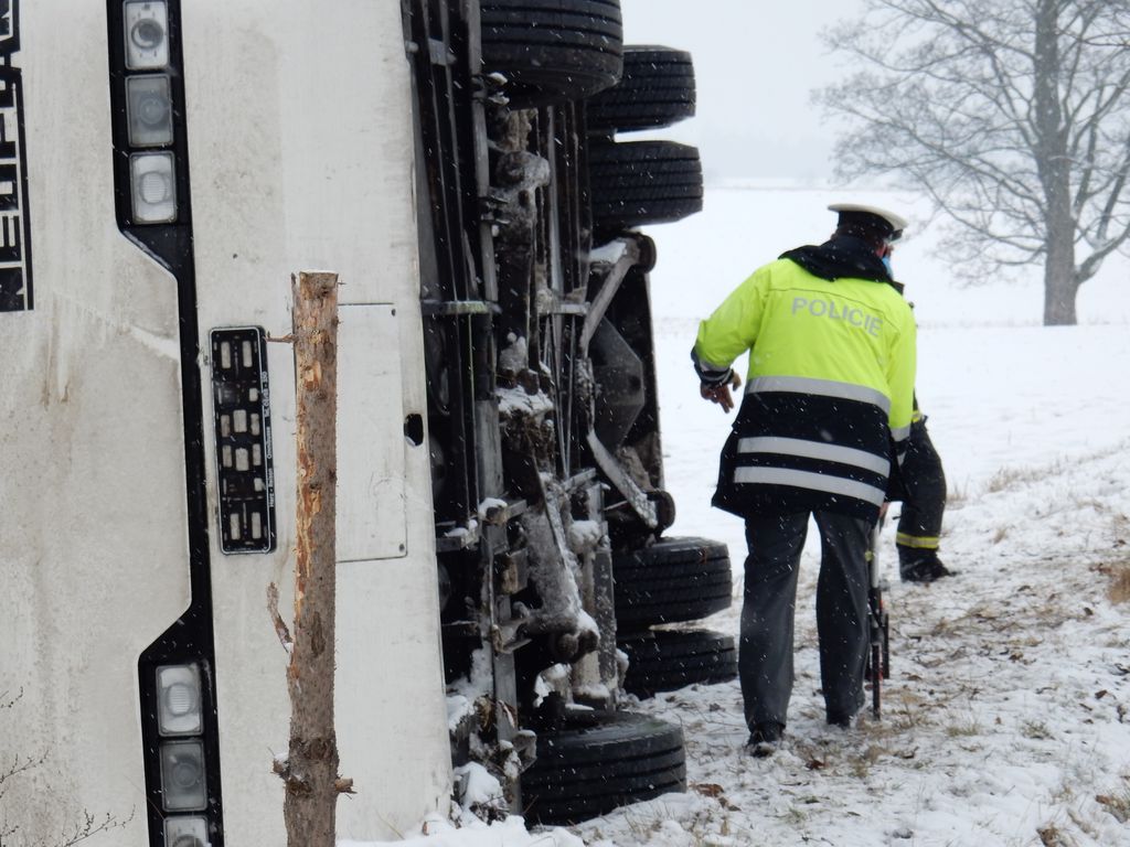 Havarovaný autobus Hořičky