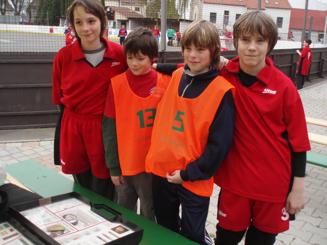 Hokejbal proti drogám 2010
