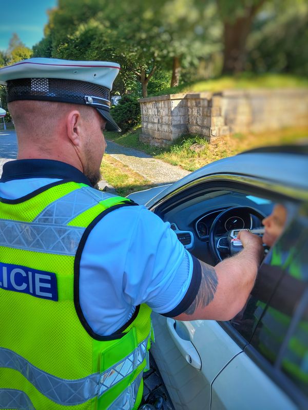 Jaroměřští dálniční policisté s preventistou v dopravě - Jaroměř-Josefov 4.8.2022