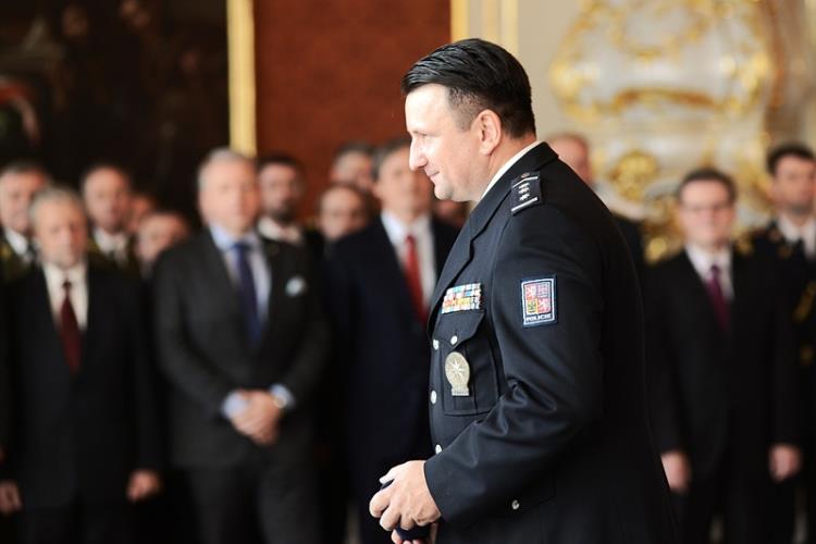 Jmenování generálů 9.jpg