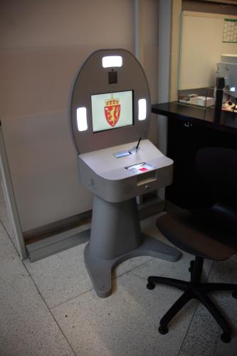 Kiosek pro náběr biometrických údajů