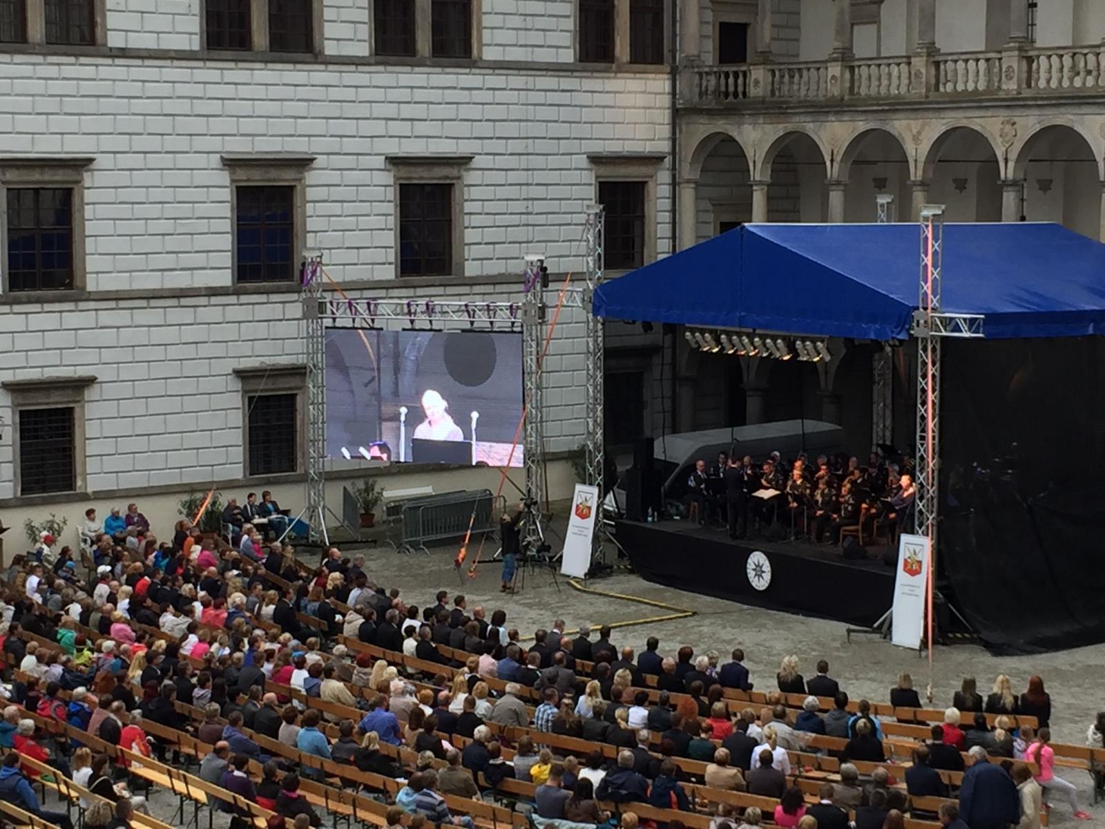 Koncert Hudby hradní stráže a PČR Jidřichův Hradec.jpg