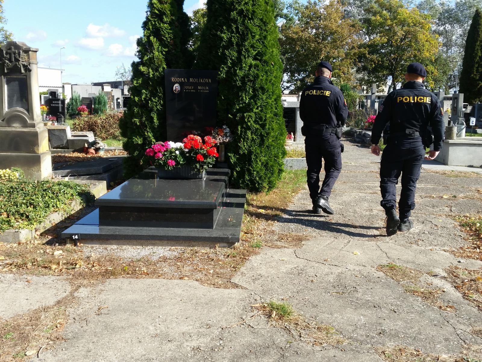 Kontrolní činnost na hřbitovech