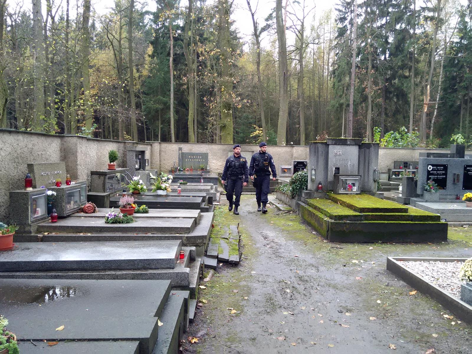 Kontroly hřbitovů na Kladensku