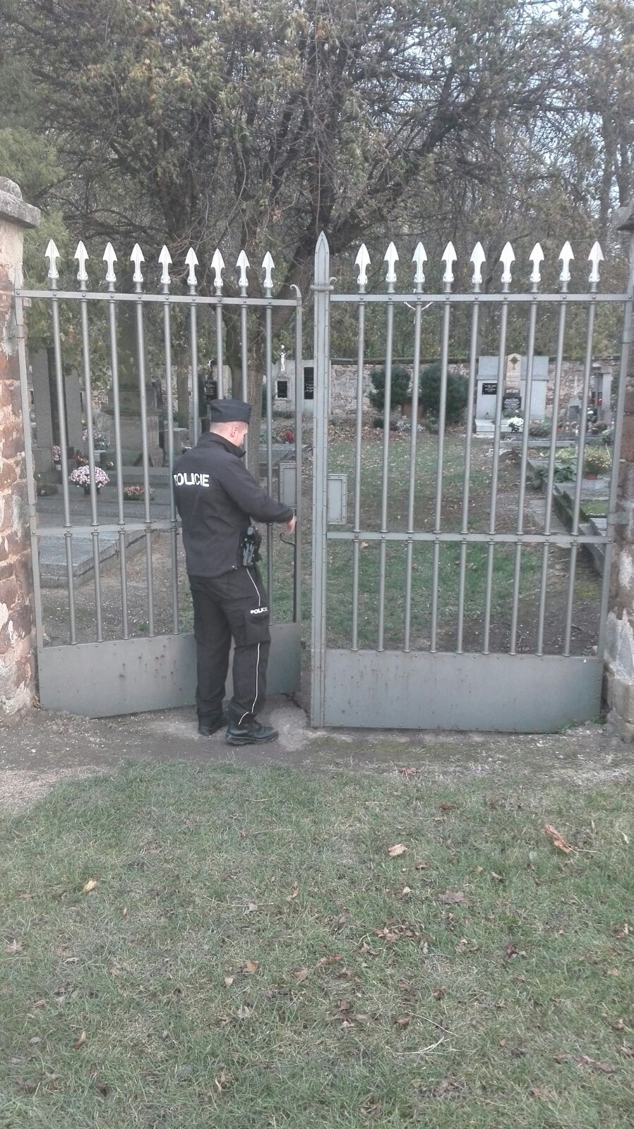 Kontroly hřbitovů na Kladensku