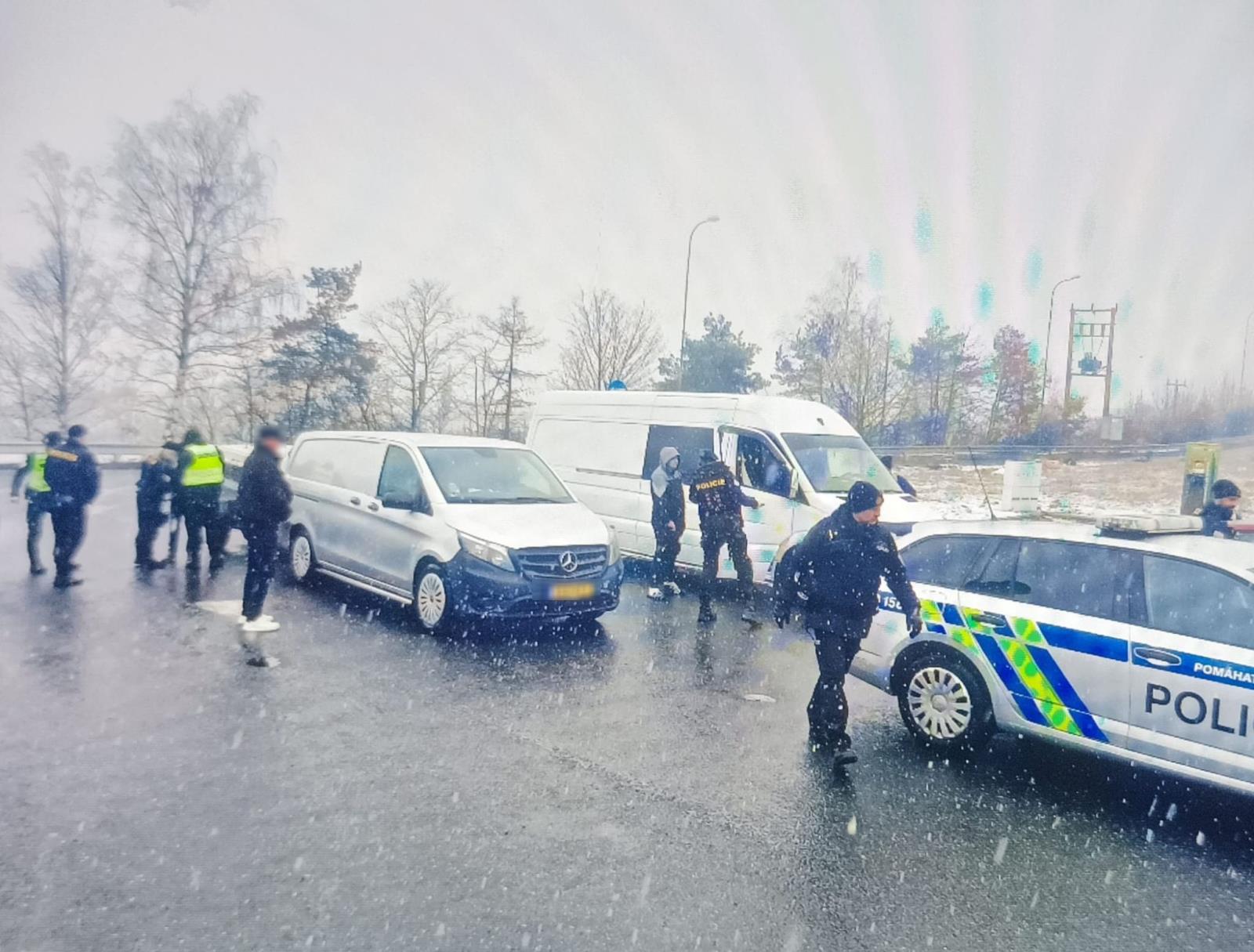 Kontroly odboru cizinecké policie