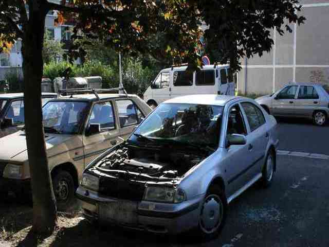 Krádež kapoty z vozu Škoda Octavia