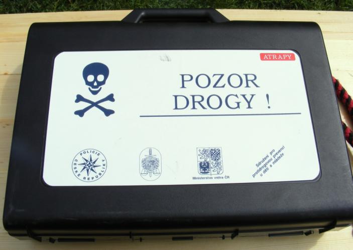 Kufřík-drogy.jpg