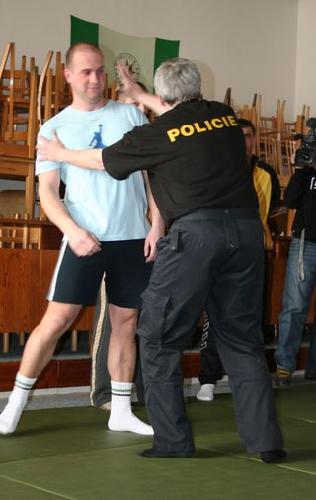 Kurz v sebeobraně3.jpg