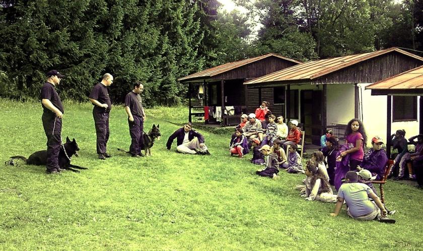 Foto: PČR/Letní tábor Slunečná - prezentace policejních činností