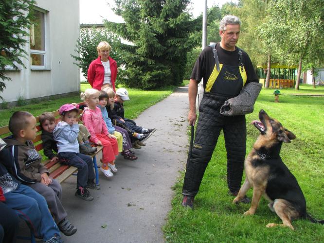 MŠ Röschova.jpg
