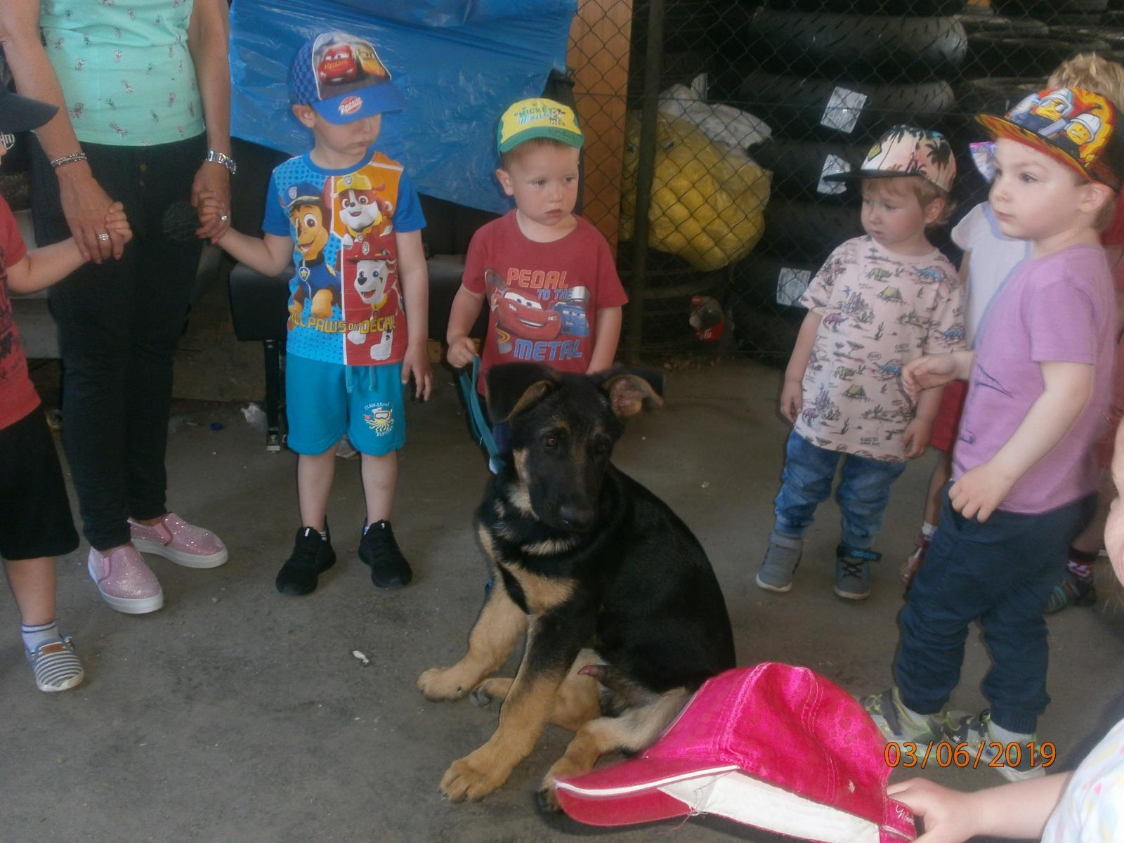Malí návštěvníci na policii