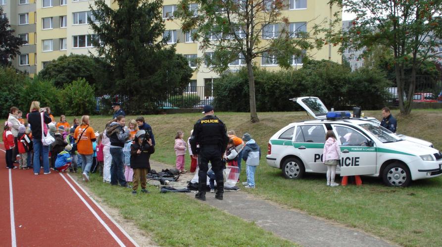 Mendelova-u policejního vozidla
