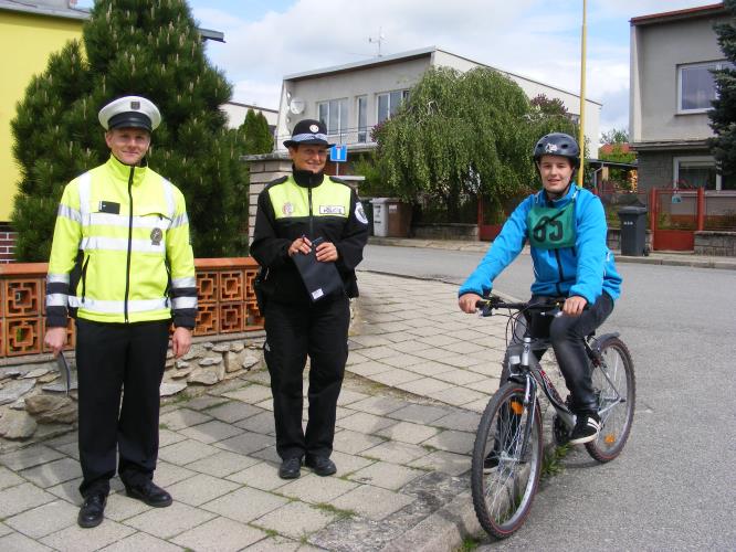 Mladí cyklisté z Dačic soutěžili v oblastním kole.JPG