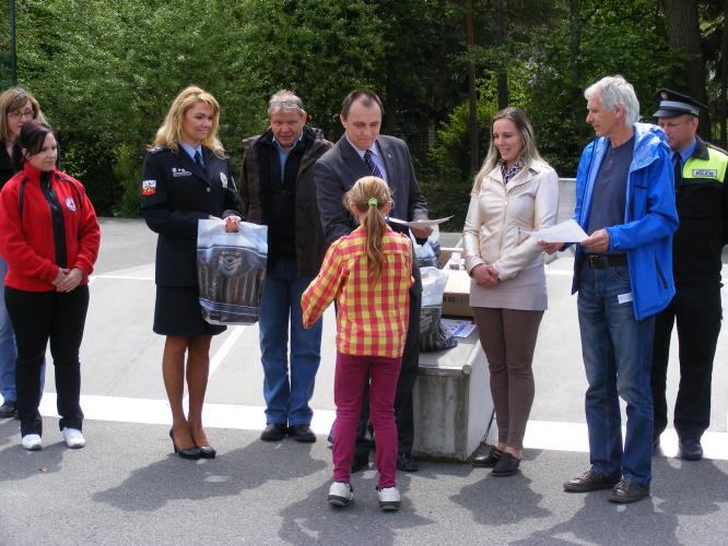 Mladí cyklisté z Dačic soutěžili v oblastním kole.JPG