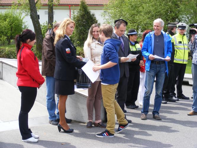 Mladí cyklisté z Dačic soutěžili v oblastním kole.JPG
