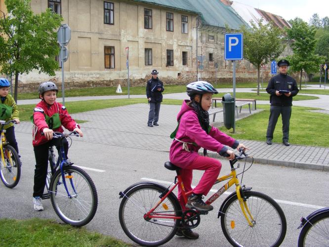 Mladí cyklisté z Třeboně soutěžili v oblastním kole.JPG