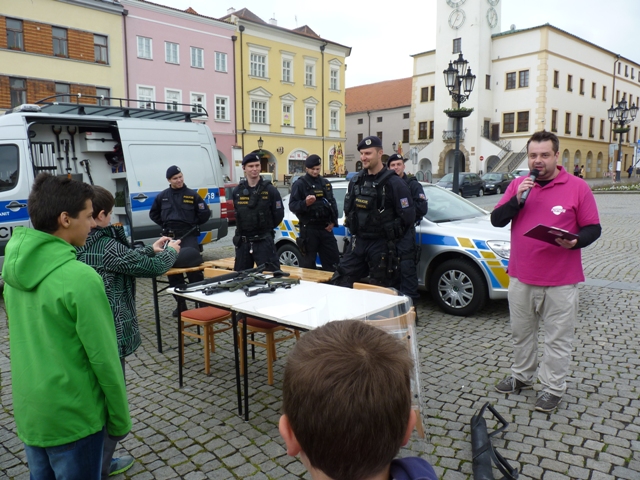 Moderátor za radio Kroměříž Miroslav Karásek