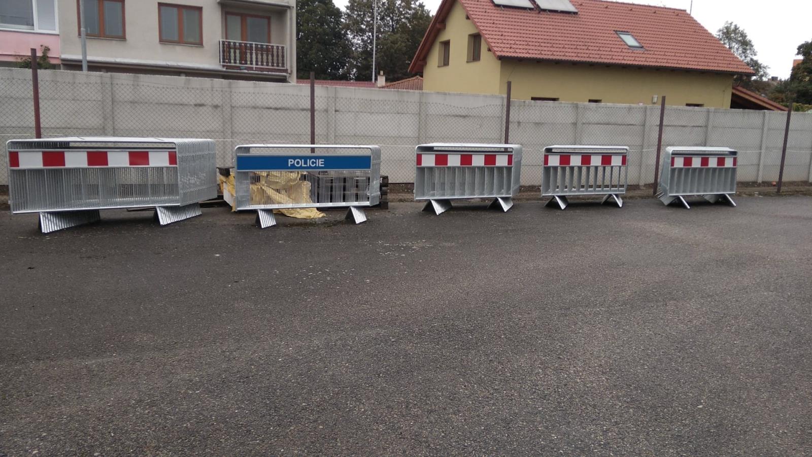 Nadace ČEZ_mobilní kovové zábrany_foto_1.jpg