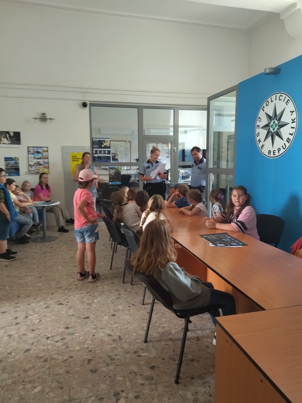 Návštěva školáků ze zlonické družiny na policii