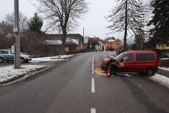 Nehoda Hrádek na Vl. dráze 3.jpg
