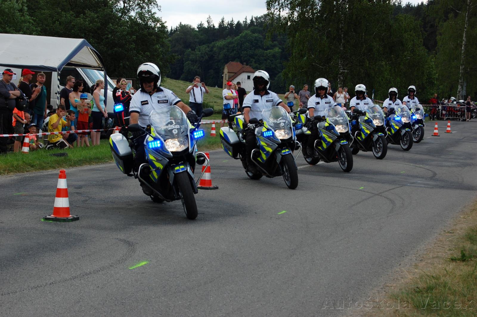 Nežij vteřinou 2018