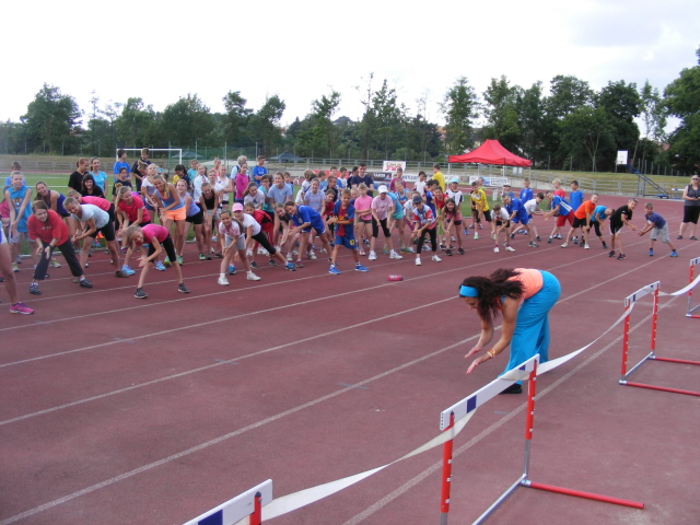 OVOV krajské kolo Tábor 04 - Zumba rozcvičení.JPG