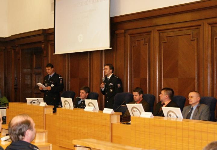Foto: PČR/Oceňování policistů  2011